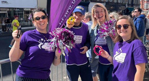 Brighton Marathon cheer squad